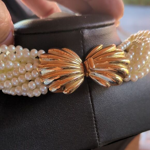 Elegant Vintage Cream and Gold Multi-Strand Necklace‎ - Picture 9 of 10